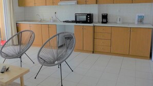 Unclassified image, 3 of 18, button - "kalamaki Plaza Apartments ''ostraco''" (Zakynthos)