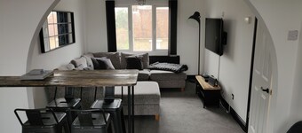 Riverside Park Penthouse Apt 1BR Parking St Neots