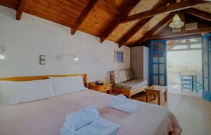 House, 2 Bedrooms, Smoking, Balcony