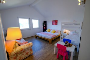 Apartment, 3 Bedrooms, Accessible, Smoking | 3 bedrooms, iron/ironing board, bed sheets