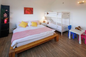 3 bedrooms, iron/ironing board, bed sheets - Modern and Cosy 5 Rooms Penthouse With Stunning View (Triesenberg)
