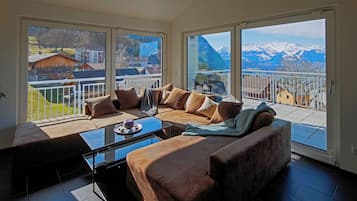 Apartment, 3 Bedrooms, Accessible, Smoking | Living area | TV