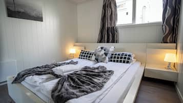 2 bedrooms, iron/ironing board, free WiFi