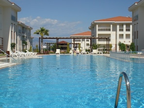 Outdoor pool - Beautiful Bright 3 Bed Home In Popular Sought After Private Gated Community (Manavgat)
