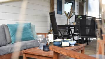 Bungalow, 2 Bedrooms, Balcony | Living room