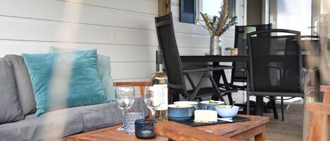 Bungalow, 2 Bedrooms, Balcony | Living room