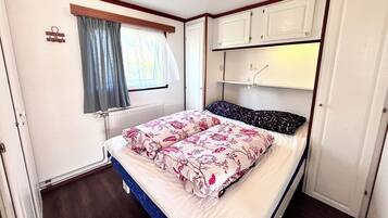Bungalow, 2 Bedrooms, Balcony | 2 bedrooms, bed sheets