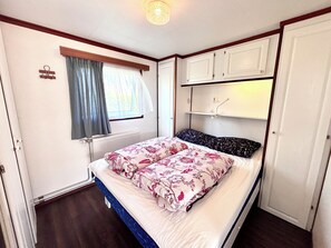 Bungalow, 2 Bedrooms, Balcony | 2 bedrooms, bed sheets