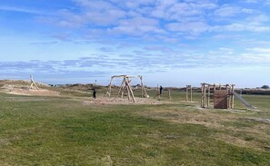 Bungalow, 2 soverom, balkong | Barneområde