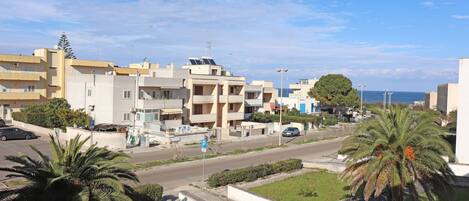 Hus, 1 soverom, balkong, byutsikt | Overnattingsstedets uteområder