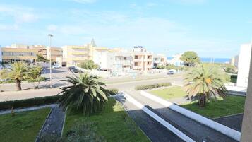 House, 1 Bedroom, Balcony, City View | Property grounds