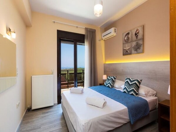 5 bedrooms, iron/ironing board