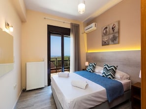 5 bedrooms, iron/ironing board