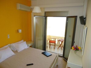 4 bedrooms, iron/ironing board