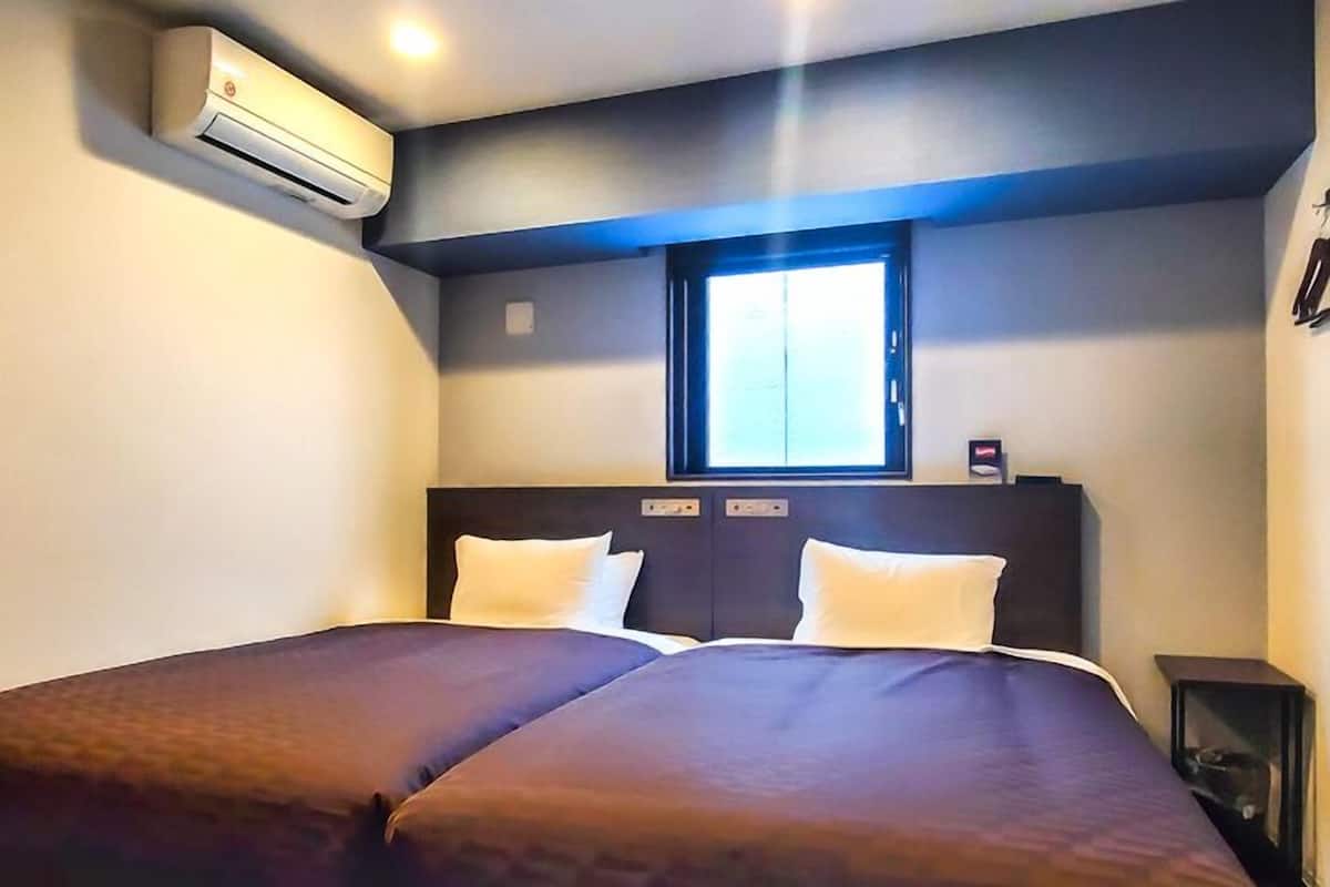 Bàn, truy cập Internet không dây miễn phí, bộ trải giường