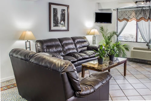 Rodeway Inn and Suites