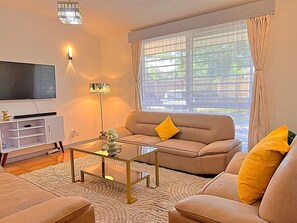Luxury Villa | Living area - Kogelo Suites (Kisumu)