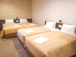Escritorio, wifi gratis y ropa de cama 