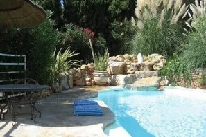 A heated pool - Standing Villa (independent ground floor) + swimming pool / Cavalaire / Air conditioning. Near St-Tropez. IDEAL FAMILY (Cavalaire sur mer)