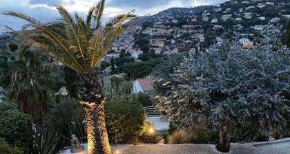 Standing Villa (independent ground floor) + swimming pool / Cavalaire / Air conditioning. Near St-Tropez. IDEAL FAMILY