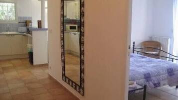 3 bedrooms, iron/ironing board, travel crib, free WiFi