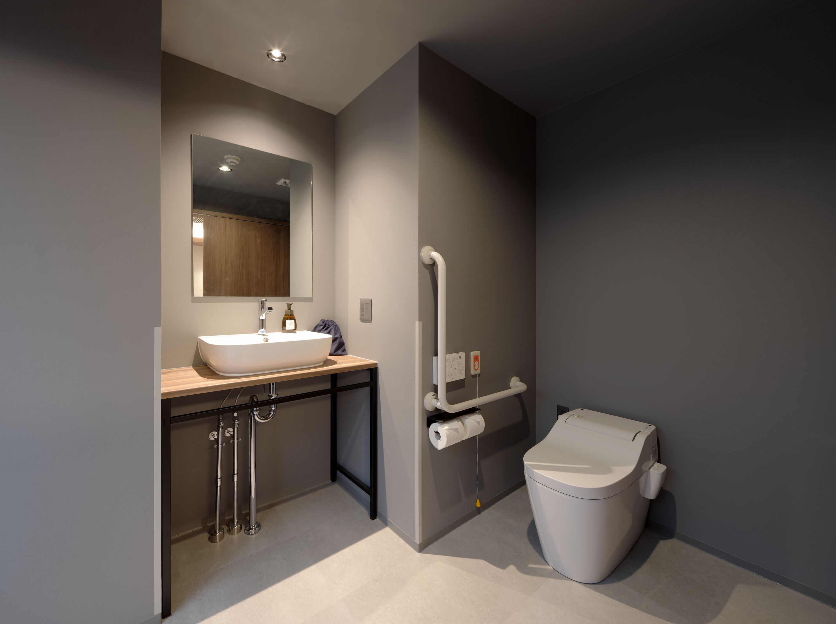 room, 2 single beds, accessible | bathroom | shower, rainfall showerhead, free toiletries, hair dryer