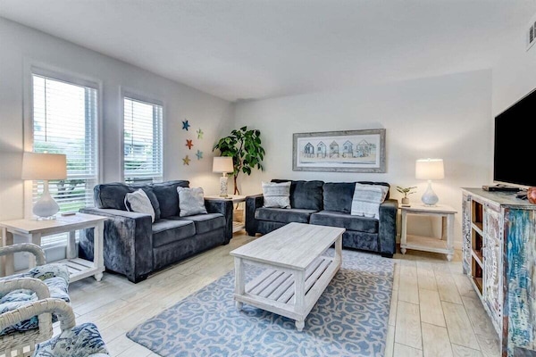 Uncluttered and Ready for Your Vacation