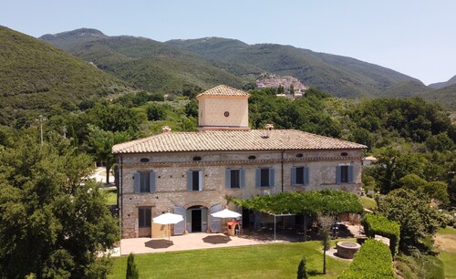 Stunning villa with private pool close to Rome in the Sabine countryside