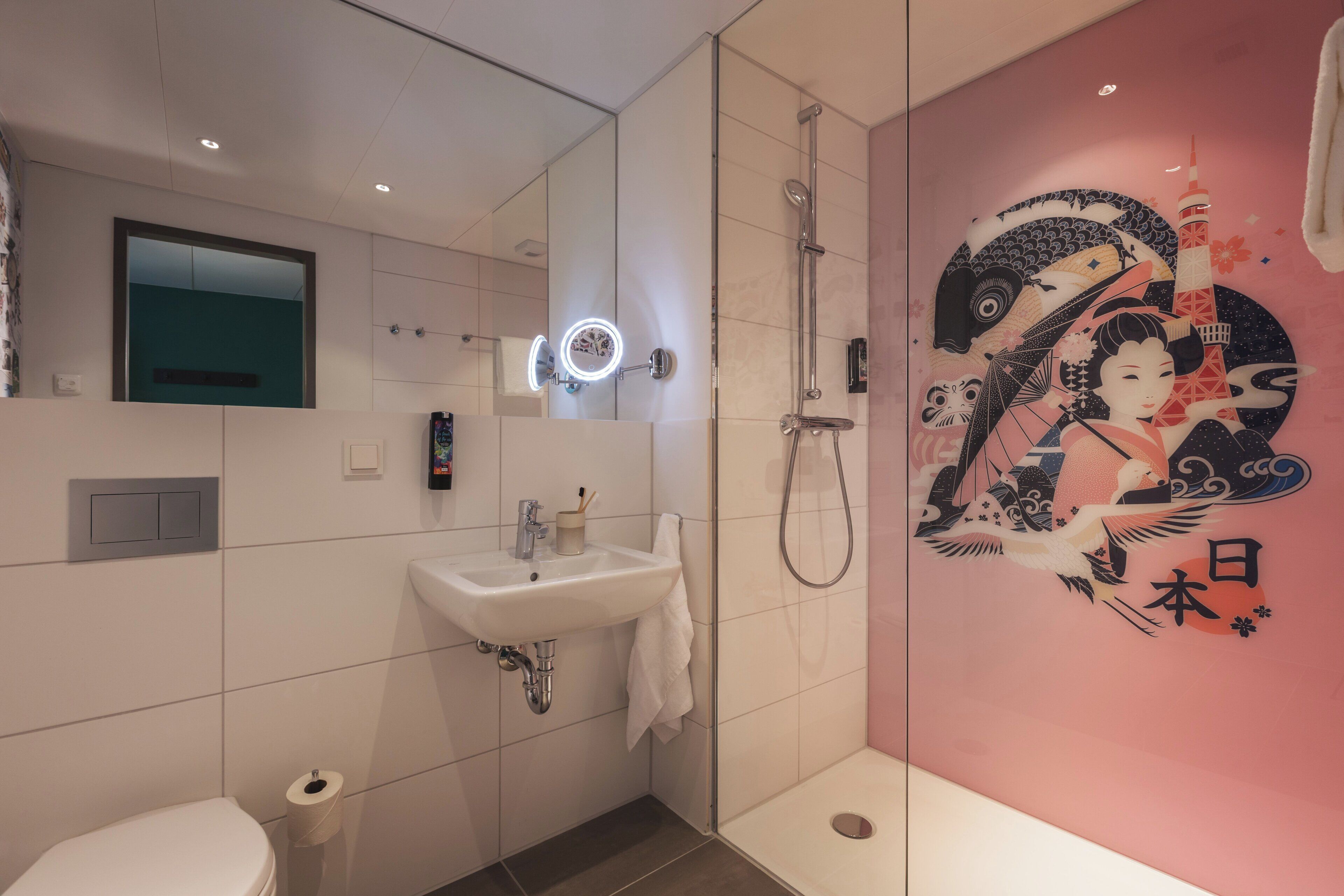 shower, towels, soap, shampoo