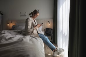 In-room safe, soundproofing, free cribs/infant beds, free WiFi - Holiday Inn - the niu, Tab Dusseldorf Main Station by IHG (Düsseldorf)