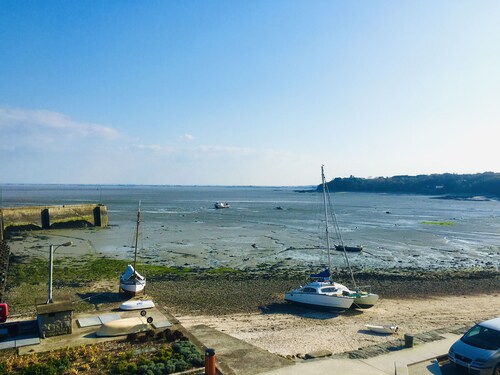 Outremer: 100% renovated apartment in the 1st rank of the Bay of Mont St-Michel