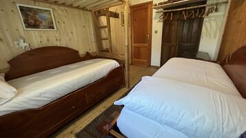 2 bedrooms, soundproofing, iron/ironing board, free WiFi