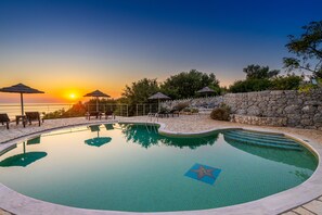 Outdoor pool - Stone Cottages, Pournari sea view-shared pool (Kefalonia)