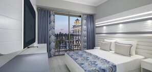 Habitación estándar con 1 cama doble o 2 individuales, no fumadores, vistas al mar | Sábanas de algodón egipcio y ropa de cama de alta calidad