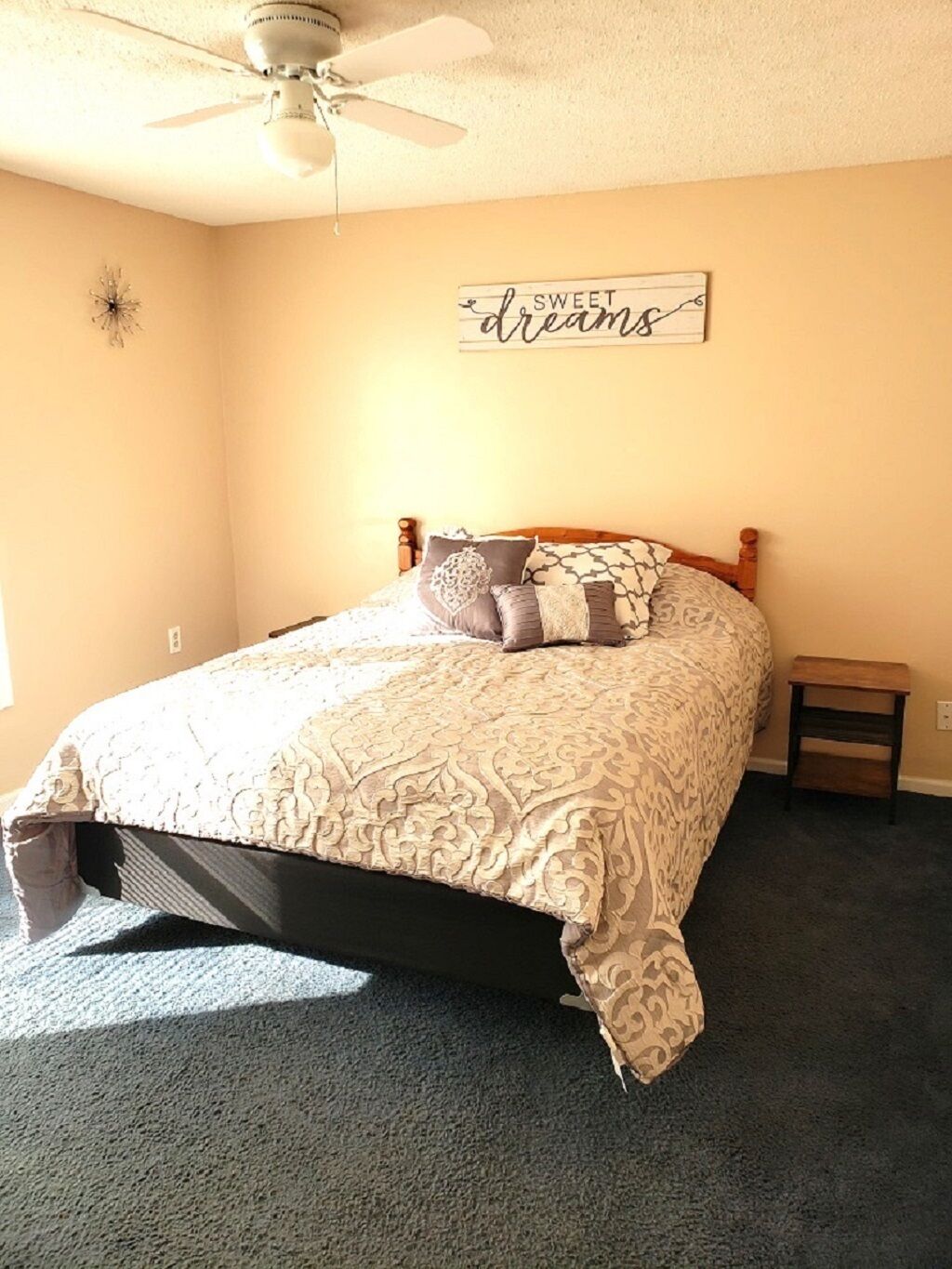 3 soveværelser, skrivebord, strygejern/strygebræt, weekendseng