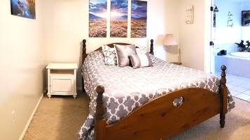 3 bedrooms, desk, iron/ironing board, travel cot