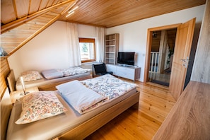 Apartment (Two bedroom apartment) | 2 bedrooms, free cribs/infant beds - Three Bedroom Apartment Ana With hot tub (Sevnica)