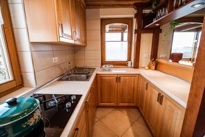 Cottage (Two bedroom country house) | Private kitchen