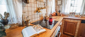 Authentic Countryside Villa With Hot tub