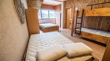 客房 (Family room) | 16 間臥室