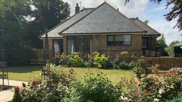 Khuôn viên nơi lưu trú