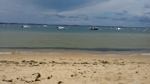 ARCACHON / la chapelle : T2 balcony, 50 m from the beach and parking lot