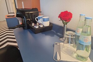 Standard Room | In-room safe, individually decorated, individually furnished, desk
