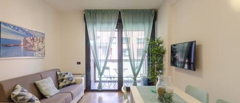 智能电视、办公室