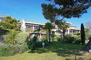 Exterior - Beautiful 4-person beachfront apartment with sea view (Saint-Georges-de-Didonne)
