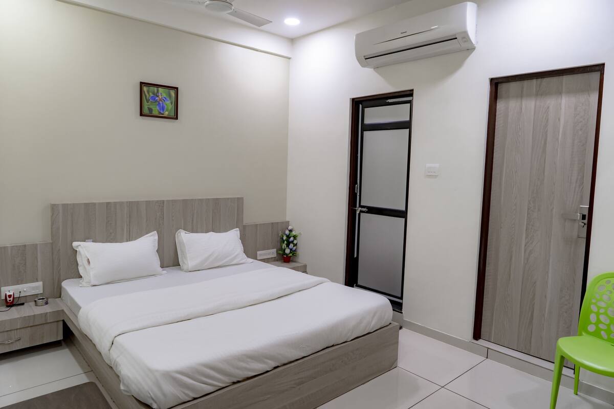 Desk, rollaway beds (surcharge), WiFi (free), bed sheets