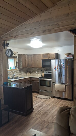 Fridge, microwave, oven, stovetop - Beautiful house on the Paradise Eckerman boarder. (Eckerman)