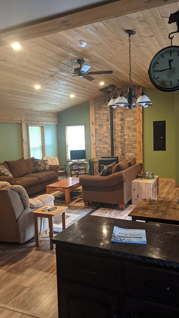 TV - Beautiful house on the Paradise Eckerman boarder. (Eckerman)