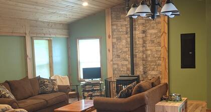 Beautiful house on the Paradise Eckerman boarder.