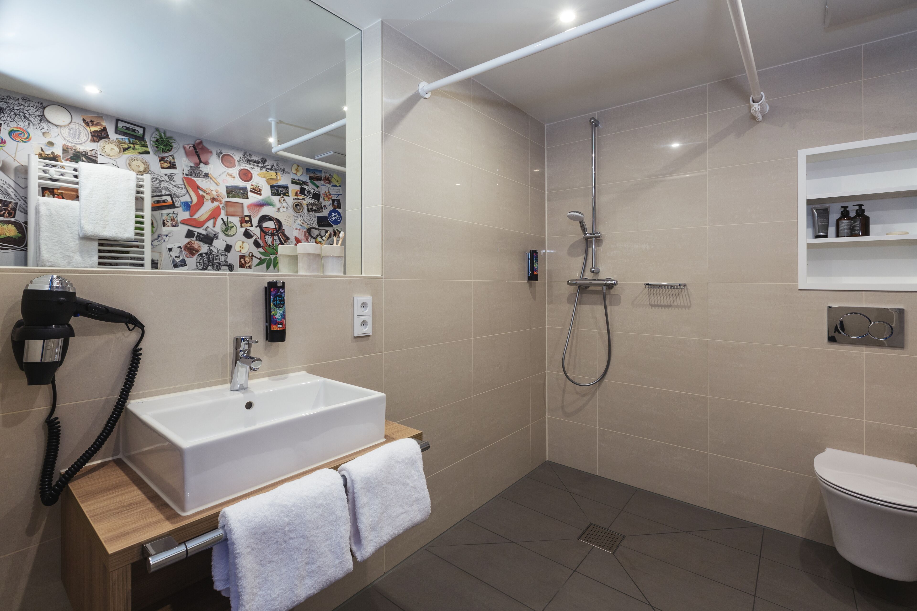 shower, free toiletries, hair dryer, towels